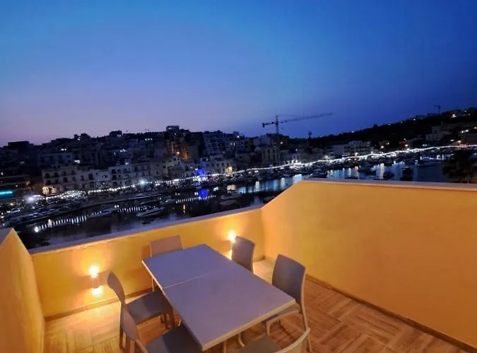 B&s Seafront Duplex Penthouse Marsascala, Malta *